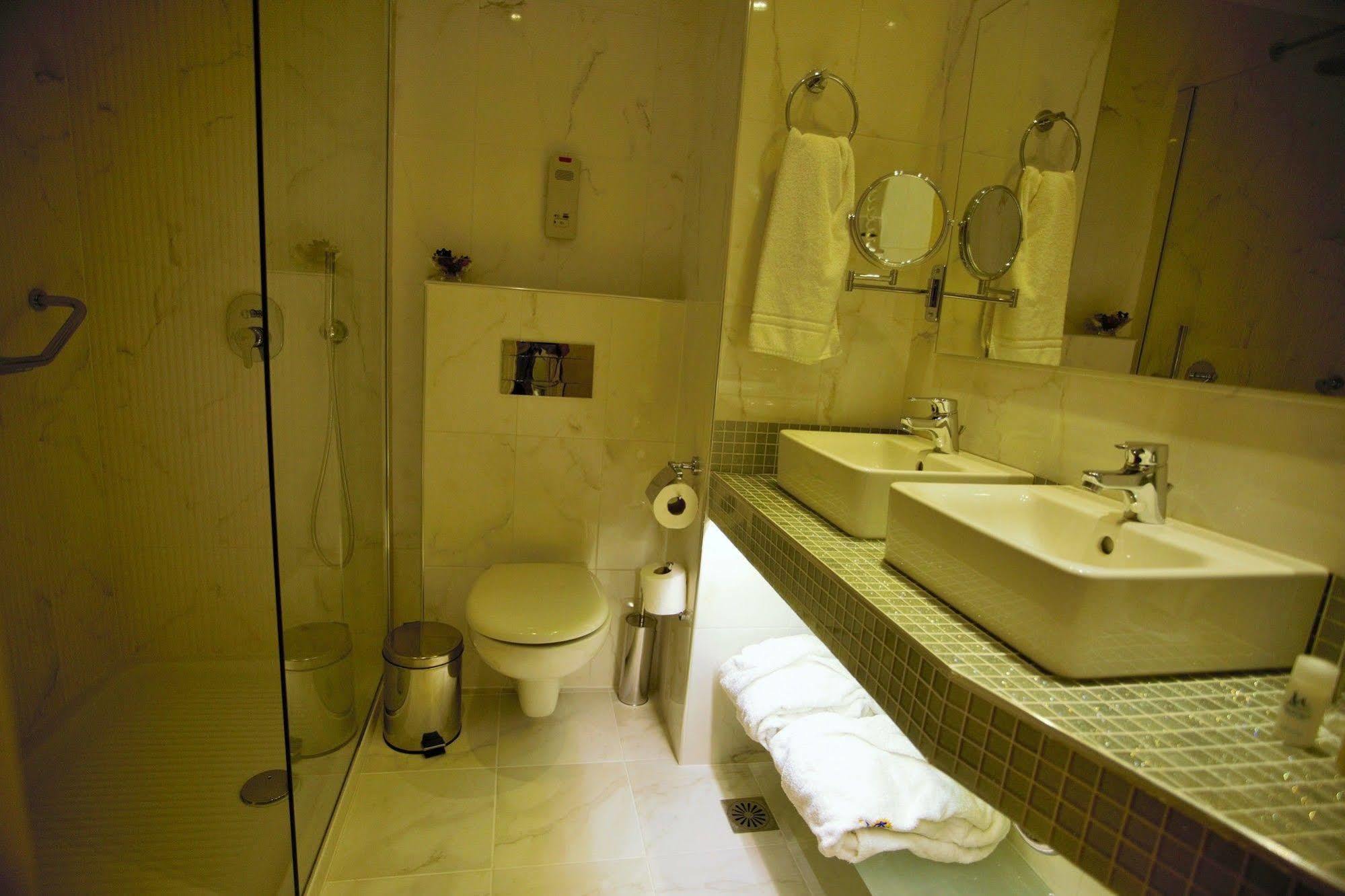 Kolymbia Bay Art Boutique Hotel - Adults Only Exterior photo